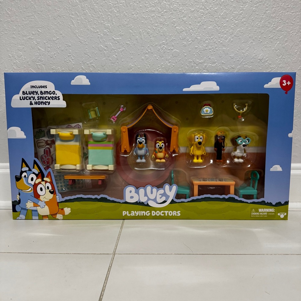 Bluey "Playing Doctors" Playset - BRAND NEW IN BOX!!